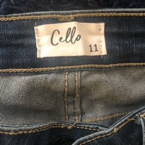 Cello Skinny Jeans with Fringe Ankles Size: 11